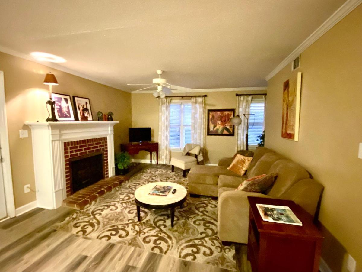 Trendy 2Bed 2 Bath Villa In The Village With King Bed Raleigh Exterior photo