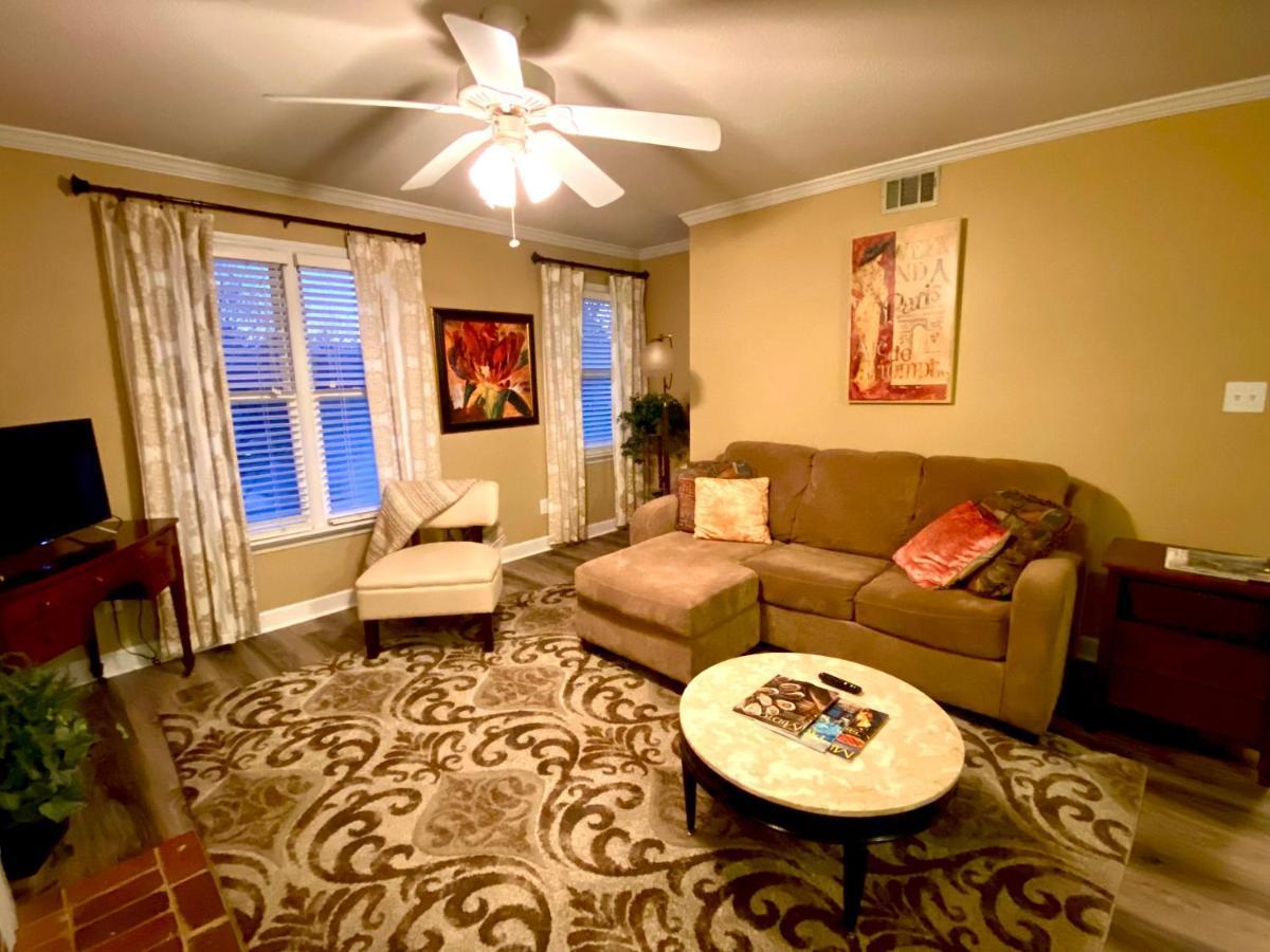 Trendy 2Bed 2 Bath Villa In The Village With King Bed Raleigh Exterior photo