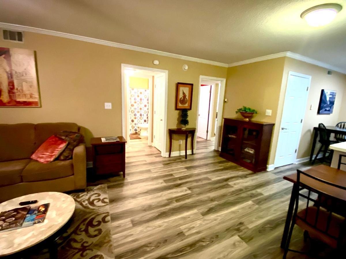 Trendy 2Bed 2 Bath Villa In The Village With King Bed Raleigh Exterior photo