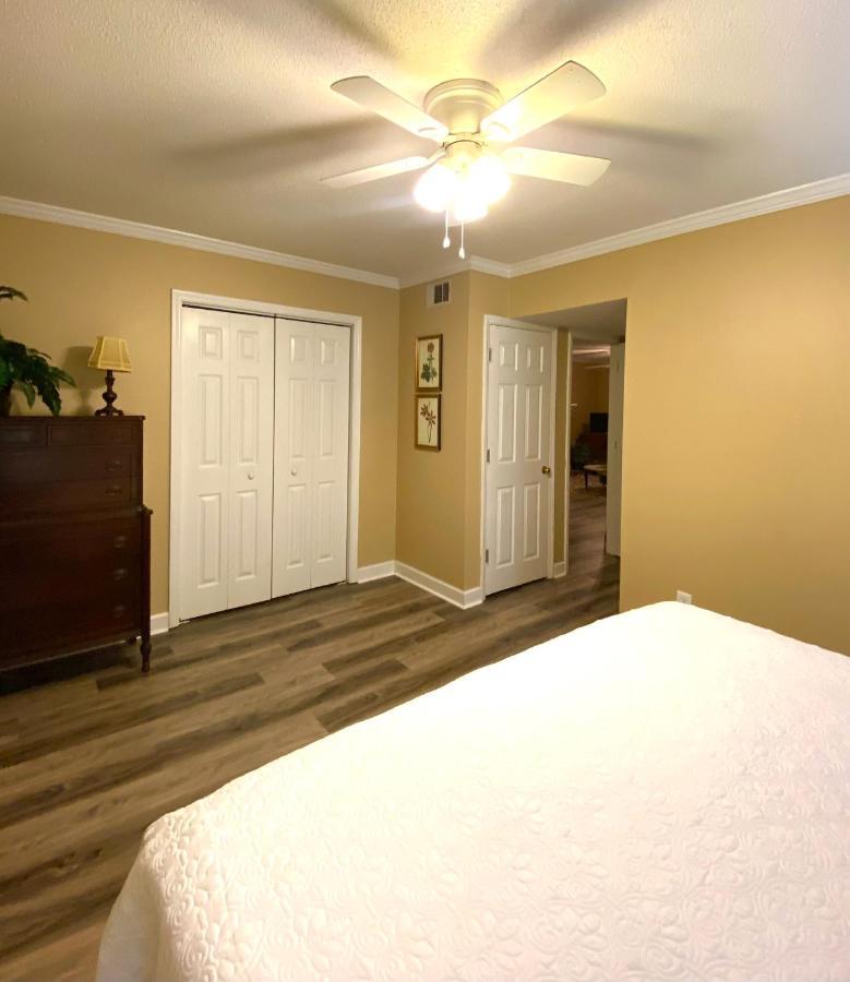 Trendy 2Bed 2 Bath Villa In The Village With King Bed Raleigh Exterior photo