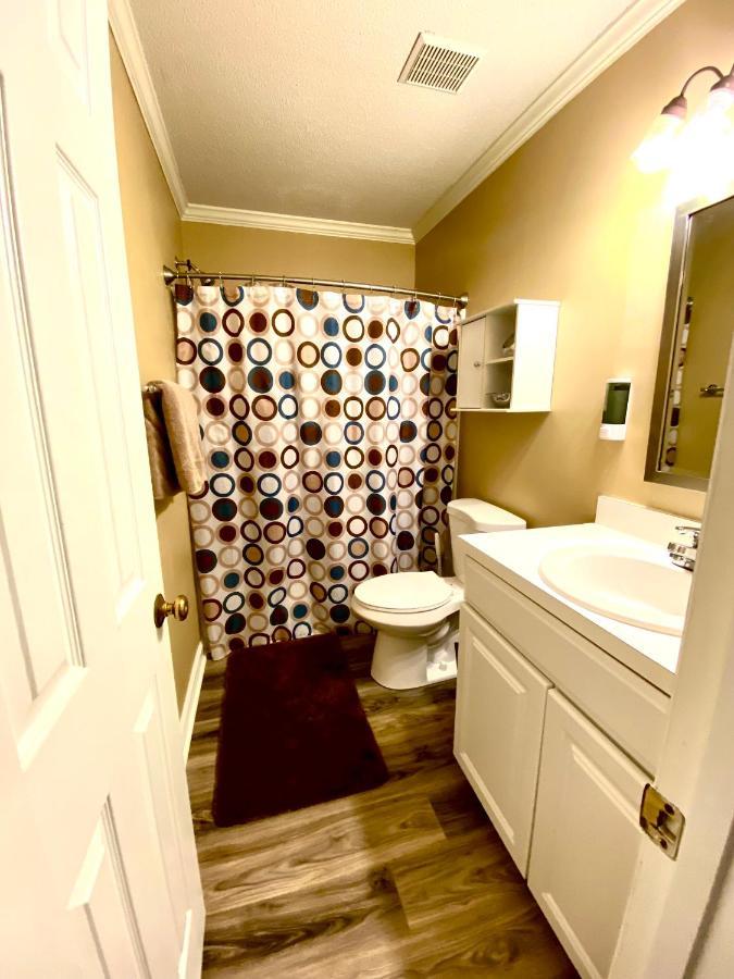 Trendy 2Bed 2 Bath Villa In The Village With King Bed Raleigh Exterior photo